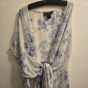 Polly & Esther Flowery Shawl / Cover Up